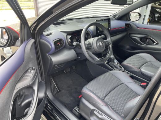 Toyota Yaris 1.5 Hybrid Executive Premium ActivLease financial lease