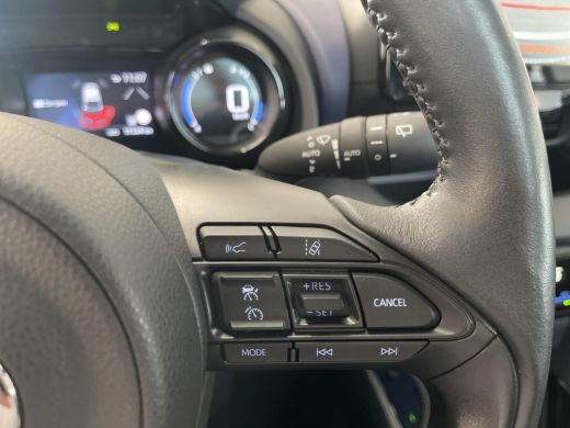 Toyota Yaris 1.5 Hybrid Executive Premium ActivLease financial lease