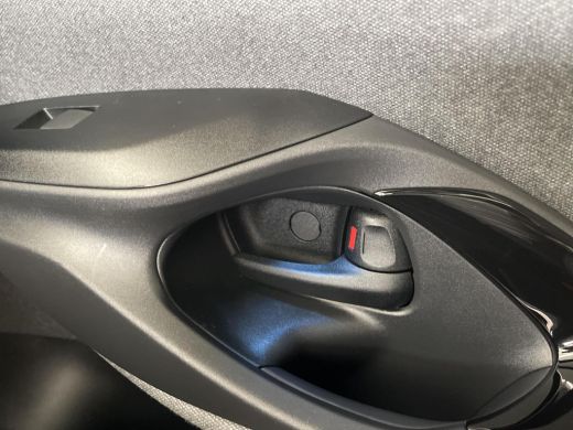 Toyota Yaris 1.5 Hybrid Executive Premium ActivLease financial lease