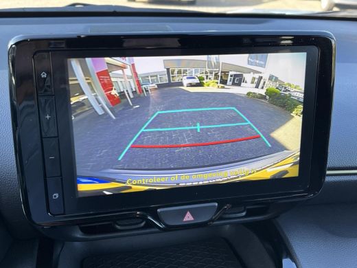 Toyota Yaris Cross 1.5 Hybrid Adventure | Navigatie | Stoel- + stuurverwarming | 18 inch LM-velgen | Parkeersensoren | ActivLease financial lease