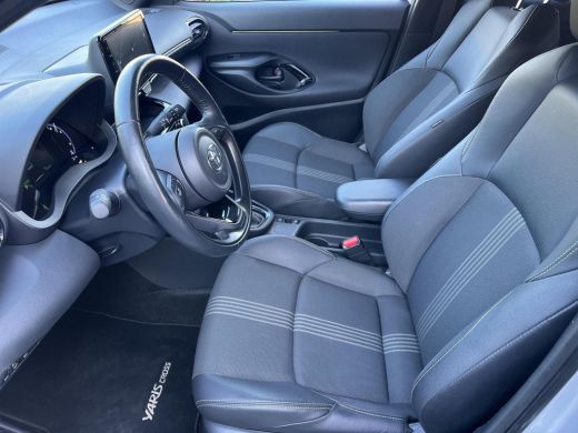 Toyota Yaris Cross 1.5 Hybrid Adventure | Navigatie | Stoel- + stuurverwarming | 18 inch LM-velgen | Parkeersensoren | ActivLease financial lease