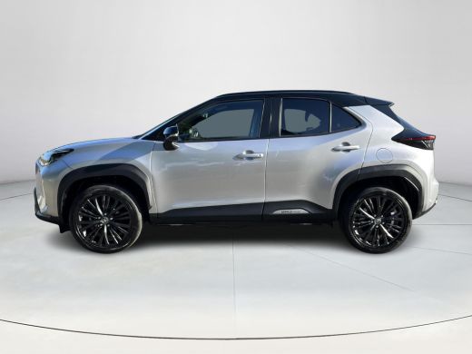 Toyota Yaris Cross 1.5 Hybrid Adventure | Navigatie | Stoel- + stuurverwarming | 18 inch LM-velgen | Parkeersensoren | ActivLease financial lease