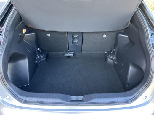 Toyota Yaris Cross 1.5 Hybrid Adventure | Navigatie | Stoel- + stuurverwarming | 18 inch LM-velgen | Parkeersensoren | ActivLease financial lease