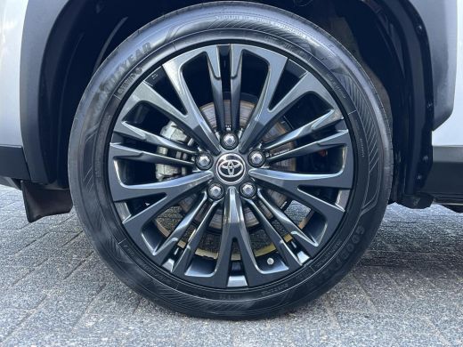Toyota Yaris Cross 1.5 Hybrid Adventure | Navigatie | Stoel- + stuurverwarming | 18 inch LM-velgen | Parkeersensoren | ActivLease financial lease