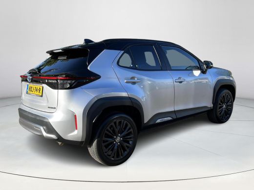 Toyota Yaris Cross 1.5 Hybrid Adventure | Navigatie | Stoel- + stuurverwarming | 18 inch LM-velgen | Parkeersensoren | ActivLease financial lease