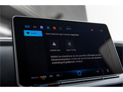 Volkswagen Crafter Exclusive L3H2 | Exclusive | Betimmering | Side Bars | Led | Digitaal Display | Trekhaak | Automaat ActivLease financial lease