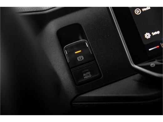 Volkswagen Crafter Exclusive L3H2 | Exclusive | Betimmering | Side Bars | Led | Digitaal Display | Trekhaak | Automaat ActivLease financial lease