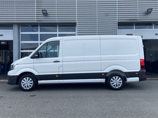 Volkswagen Crafter Exclusive L3H2 | Exclusive | Betimmering | Side Bars | Led | Digitaal Display | Trekhaak | Automaat ActivLease financial lease