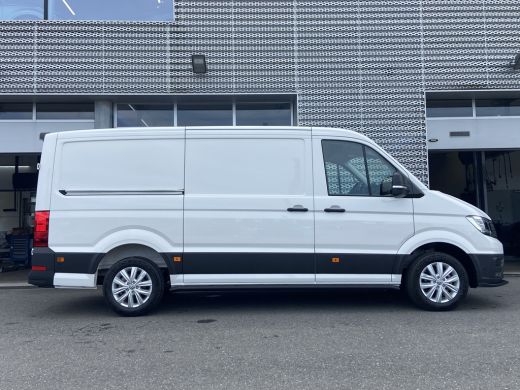 Volkswagen Crafter Exclusive L3H2 | Exclusive | Betimmering | Side Bars | Led | Digitaal Display | Trekhaak | Automaat ActivLease financial lease