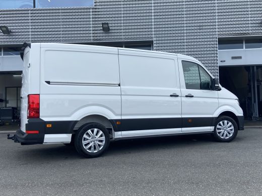 Volkswagen Crafter Exclusive L3H2 | Exclusive | Betimmering | Side Bars | Led | Digitaal Display | Trekhaak | Automaat ActivLease financial lease