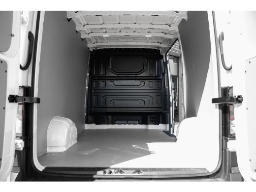 Volkswagen Crafter Exclusive BPM Vrij | Betimmering | Side Bars | Led | Digitaal Display | Trekhaak | Automaat ActivLease financial lease