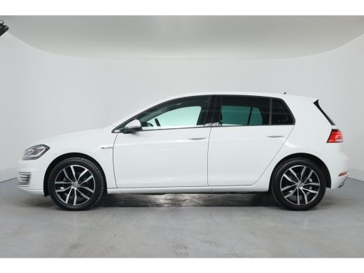 Volkswagen e-Golf E-DITION | Dealer Onderhouden! | 1e Eigenaar! | Navi | Clima | LED | Cruise Adaptive | Parkeersen... ActivLease financial lease