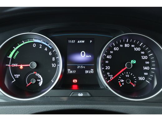 Volkswagen e-Golf E-DITION | Dealer Onderhouden! | 1e Eigenaar! | Navi | Clima | LED | Cruise Adaptive | Parkeersen... ActivLease financial lease
