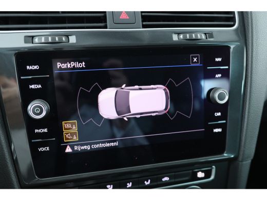 Volkswagen e-Golf E-DITION | Dealer Onderhouden! | 1e Eigenaar! | Navi | Clima | LED | Cruise Adaptive | Parkeersen... ActivLease financial lease