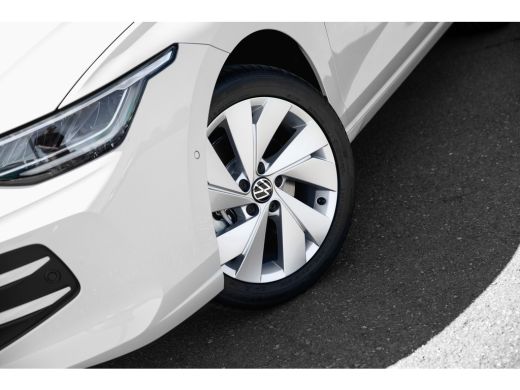 Volkswagen Golf Life Edition eHybrid | 'App-Connect' draadloze smartphone integratie | Achterbank in ongelijke de... ActivLease financial lease