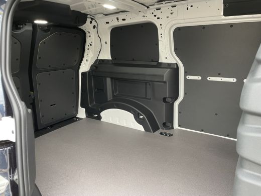 Volkswagen ID. Buzz Cargo Cargo Anniversary Edition 79 kWh 4MOTION 340 PK | Trekhaak 1.800KG trekken | 360 graden camera | ... ActivLease financial lease