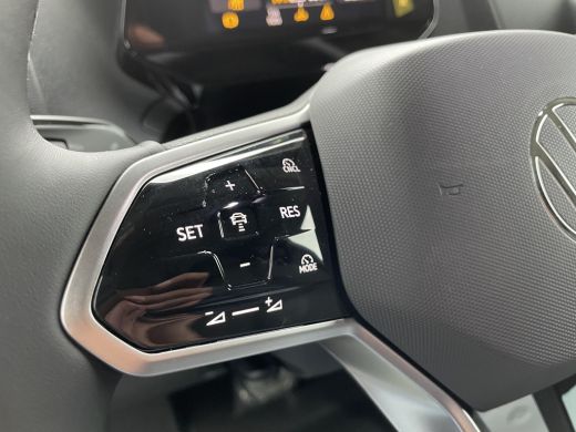 Volkswagen ID. Buzz Cargo Cargo Anniversary Edition 79 kWh 4MOTION 340 PK | Trekhaak 1.800KG trekken | 360 graden camera | ... ActivLease financial lease