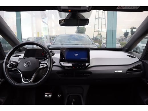 Volkswagen ID.3 First Plus 58 kWh | Achteruitrijcamera | Matrix-LED-koplamp (IQ.Light) incl. autom. schakeling va... ActivLease financial lease