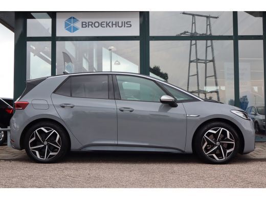 Volkswagen ID.3 First Plus 58 kWh | Achteruitrijcamera | Matrix-LED-koplamp (IQ.Light) incl. autom. schakeling va... ActivLease financial lease