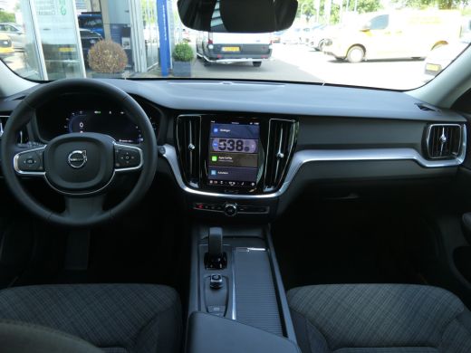 Volvo  V60 2.0 B3 Essential Edition | Trekhaak | Stoel en Stuurwiel verwarming | BLIS | Parkeersensoren voor... ActivLease financial lease
