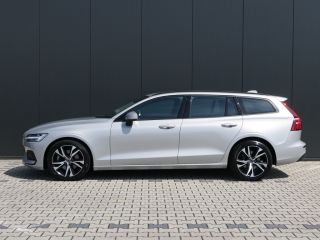 Volvo  V60 2.0 B3 Essential Edition | Trekhaak | Stoel en Stuurwiel verwarming | BLIS | Parkeersensoren voor...