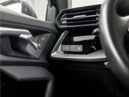 Audi A3 Limousine 35 TFSI Sport 150Pk Automaat (APPLE CARPLAY, GROOT NAVI, CLIMATE, PARKEERSENSOREN, SPOR... ActivLease financial lease