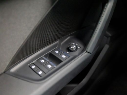 Audi A3 Limousine 35 TFSI Sport 150Pk Automaat (APPLE CARPLAY, GROOT NAVI, CLIMATE, PARKEERSENSOREN, SPOR... ActivLease financial lease