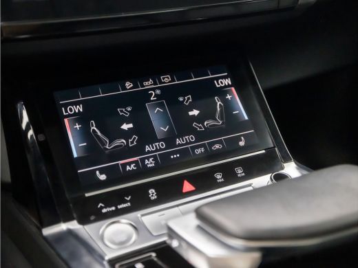 Audi e-tron e-tron 50 quattro Launch edition plus 71 kWh 313Pk Automaat (PANORAMADAK, APPLE CARPLAY, GROOT NA... ActivLease financial lease