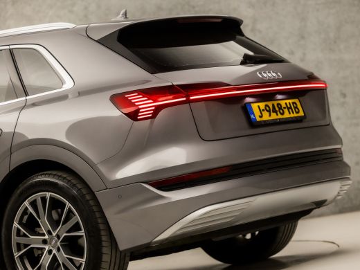 Audi e-tron e-tron 50 quattro Launch edition plus 71 kWh 313Pk Automaat (PANORAMADAK, APPLE CARPLAY, GROOT NA... ActivLease financial lease