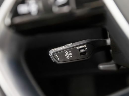 Audi e-tron e-tron 50 quattro Launch edition plus 71 kWh 313Pk Automaat (PANORAMADAK, APPLE CARPLAY, GROOT NA... ActivLease financial lease