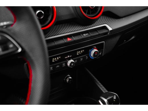 Audi Q2 35 TFSI S Edition ActivLease financial lease