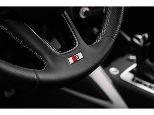 Audi Q2 35 TFSI S Edition ActivLease financial lease
