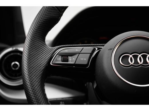 Audi Q2 35 TFSI S Edition ActivLease financial lease