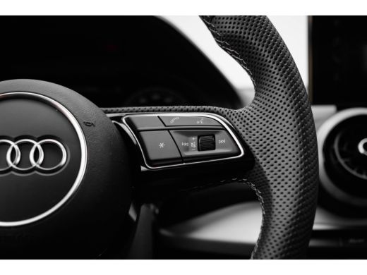 Audi Q2 35 TFSI S Edition ActivLease financial lease