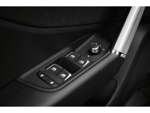 Audi Q2 35 TFSI S Edition ActivLease financial lease
