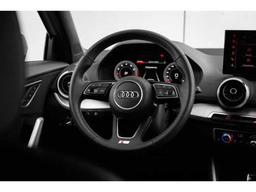 Audi Q2 35 TFSI S Edition ActivLease financial lease