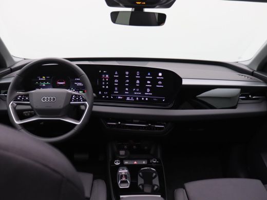 Audi Q6 e-tron Launch edition 83 kWh 252PK Panoramadak, Trekhaak, Keyless, Warmtepomp, 360gr. Camera, Stoelverwa... ActivLease financial lease