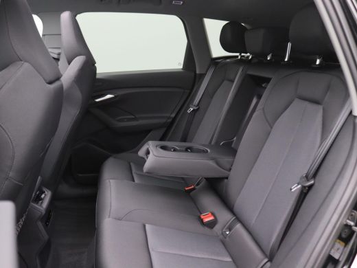 Audi Q6 e-tron Launch edition 83 kWh 252PK Panoramadak, Trekhaak, Keyless, Warmtepomp, 360gr. Camera, Stoelverwa... ActivLease financial lease