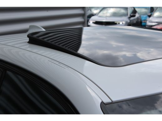 BMW 3 Serie 320e 238PK HIGH EXECUTIVE M-SPORT AUTOMAAT / NAVI / LEDER / LASER-LED / CLIMA / PDC / 18" LMV / C... ActivLease financial lease