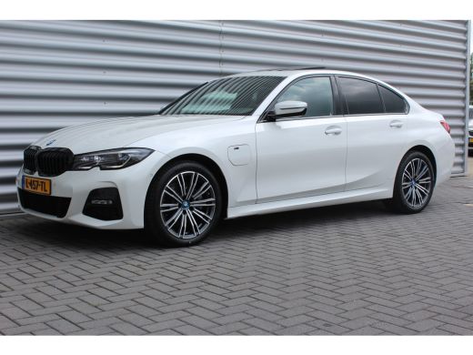 BMW 3 Serie 320e 238PK HIGH EXECUTIVE M-SPORT AUTOMAAT / NAVI / LEDER / LASER-LED / CLIMA / PDC / 18" LMV / C... ActivLease financial lease