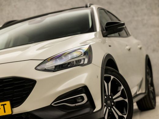 Ford Focus 1.0 EcoBoost Active Sport (APPLE CARPLAY, GROOT NAVI, LEDER, STUUR/STOELVERWARMING, SPORTSTOELEN,... ActivLease financial lease