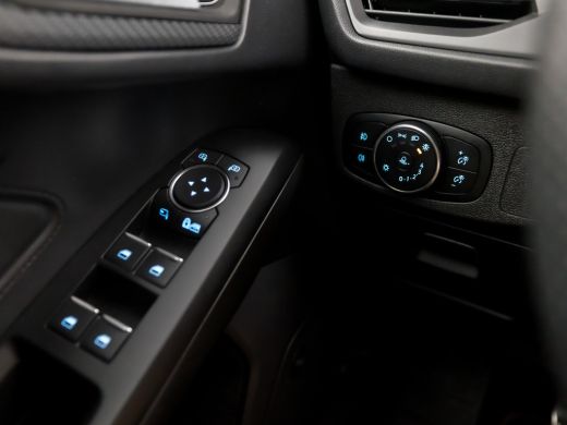 Ford Focus 1.0 EcoBoost ST Line Business (APPLE CARPLAY, GROOT NAVI, CLIMATE, GETINT GLAS, SPORTSTOELEN, ADA... ActivLease financial lease