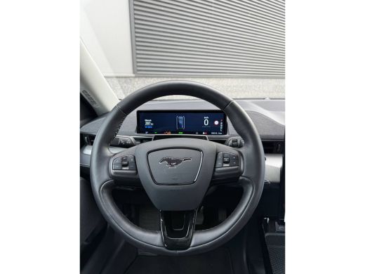 Ford Mustang Mach-E Mach-E / RWD 75 kWh 259pk/Adaptive/Pano-dak/Leder/360Cam/3-fase ActivLease financial lease
