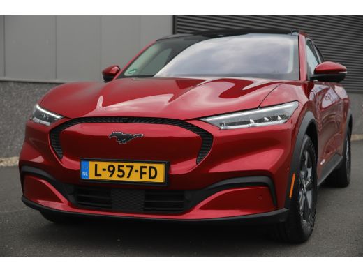 Ford Mustang Mach-E Mach-E / RWD 75 kWh 259pk/Adaptive/Pano-dak/Leder/360Cam/3-fase ActivLease financial lease