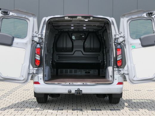 Ford Transit Custom 320 2.0 TDCI L1H1 Limited | 170pk Automaat | Adaptive Cruise | BLIS | Trekhaak | Camera | Stoelve... ActivLease financial lease