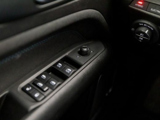 Jeep Compass 4xe 240 Plug-in Hybrid Electric Upland 240Pk Automaat (APPLE CARPLAY, GROOT NAVI, VIRTUAL COCKPIT... ActivLease financial lease