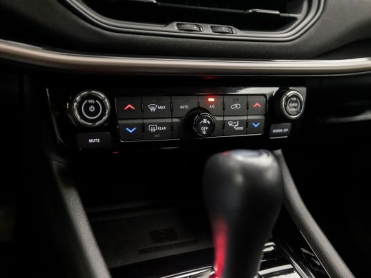 Jeep Compass 4xe 240 Plug-in Hybrid Electric Upland 240Pk Automaat (APPLE CARPLAY, GROOT NAVI, VIRTUAL COCKPIT... ActivLease financial lease