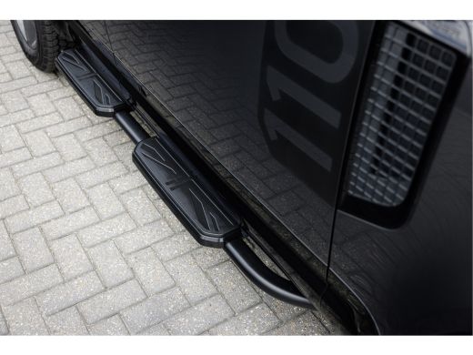 Land Rover Defender D250 110 MHEV X-Dynamic SE | Luchtvering | 3 pers Jumpseat | Pano | El. trekhaak | Driver Assist ... ActivLease financial lease