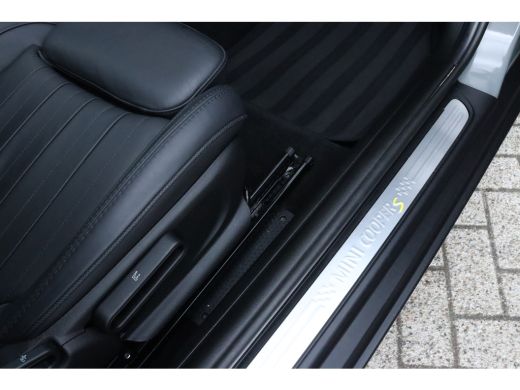 Mini Electric Yours 33 kWh | BTW Auto | Harman & Kardon | HUD | Pano | Stoelverwarming | Cruise Control | Camer... ActivLease financial lease