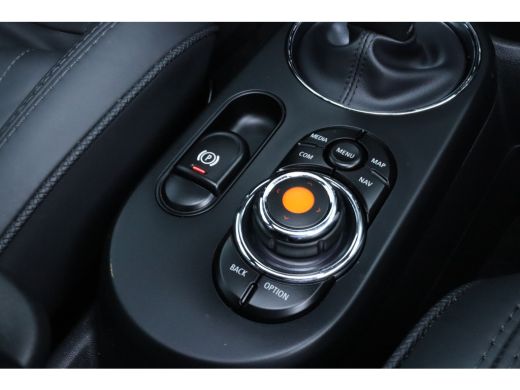 Mini Electric Yours 33 kWh | BTW Auto | Harman & Kardon | HUD | Pano | Stoelverwarming | Cruise Control | Camer... ActivLease financial lease